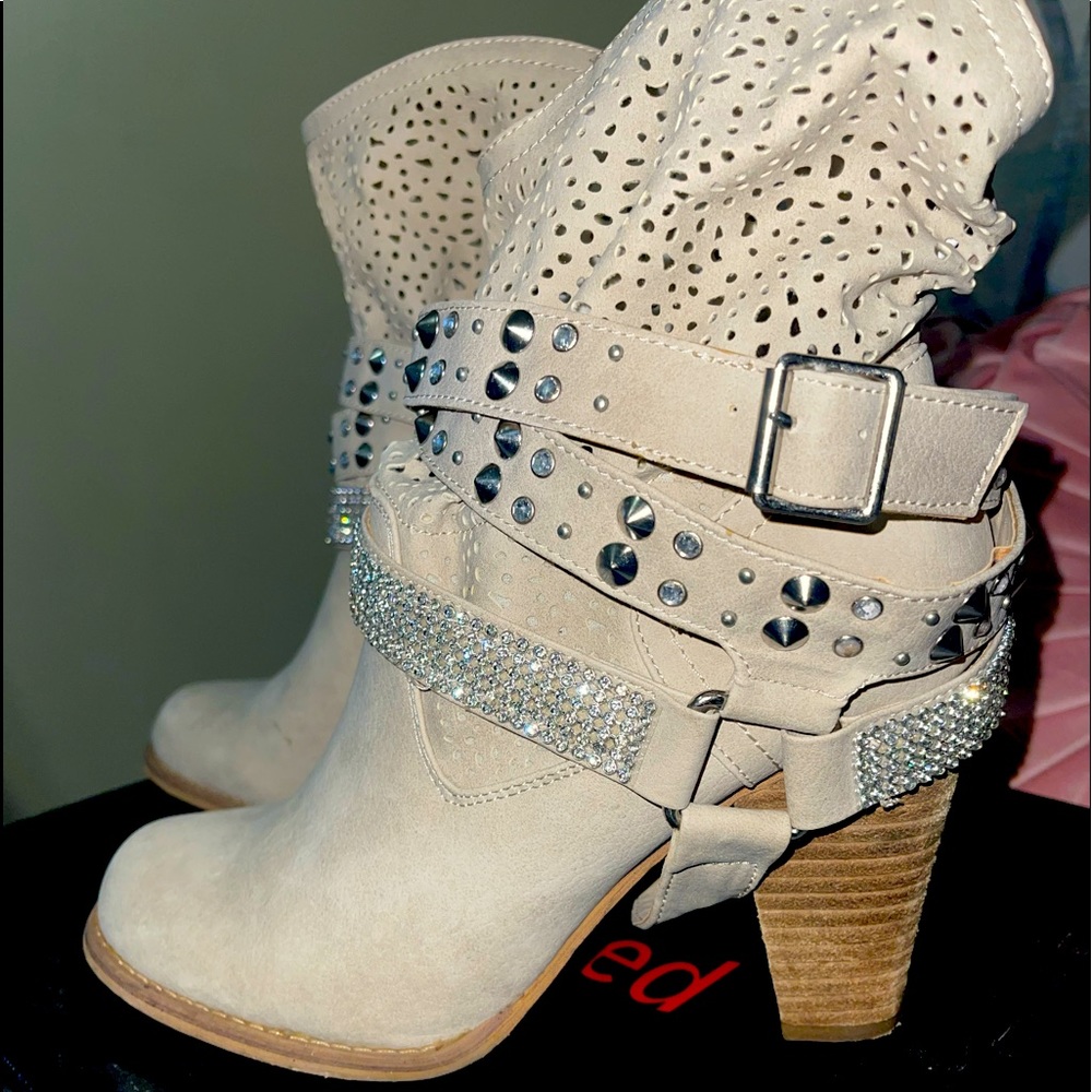 Womens Prismo Bling Low cut Cow girl Boots!